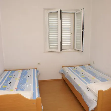 Duba Peljeska 4534a Апартаменты Трпань